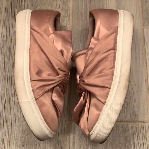 3/$15 STEVE MADDEN Pink satin slip on shoes size 7 - Picture 5 of 5